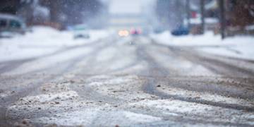Verschneite Straße