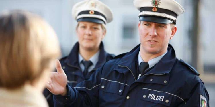 Polizist - © Polizei