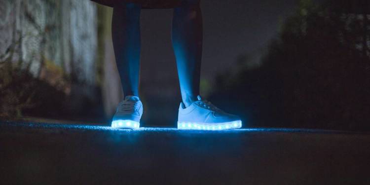 Sneaker, LED - © Pixabay