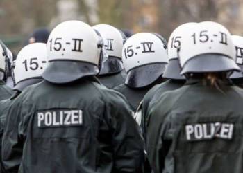 Hundertschaft der Polizei