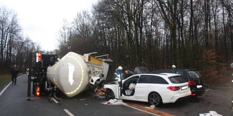 Unfallstelle - © Polizei Borchen