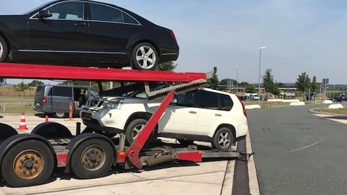 Lettischer Autotransporter